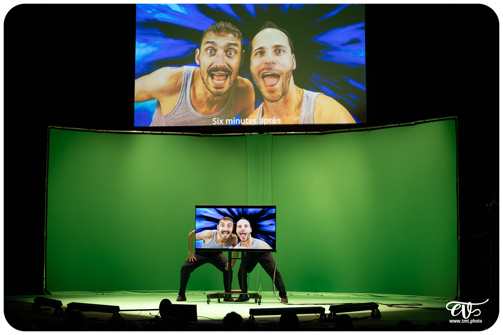 DYSTOPIA (UN POYO ROYO)